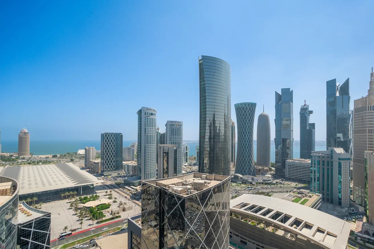 West Bay Doha apartments for rent: high-rise towers in Qatar's business district, 2026 rent prices | شقق للإيجار في الخليج الغربي الدوحة: أبراج سكنية في منطقة الأعمال وأسعار الإيجار 2026