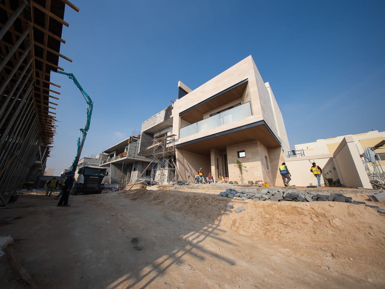 What buying off-plan property in Qatar means: buying from approved plans and payment plans before completion, compared with ready property.